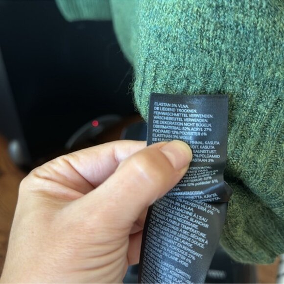 H&M Oversized Knit Sweater Sz S V Neck Rhinestoned Sequined Bugs Bees Relax fit - Picture 6 of 10